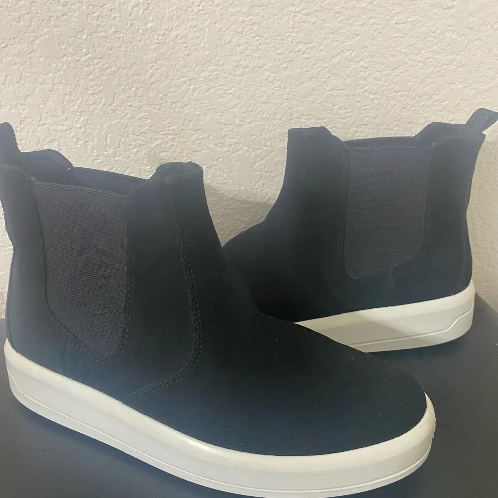 Ecco women Black Suede Chelsea Sneaker Boots - Casual Slip-On size 37 USA 7.5